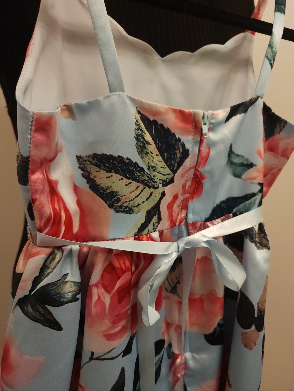 Beautiful Flower Dress - Picture 6 of 8